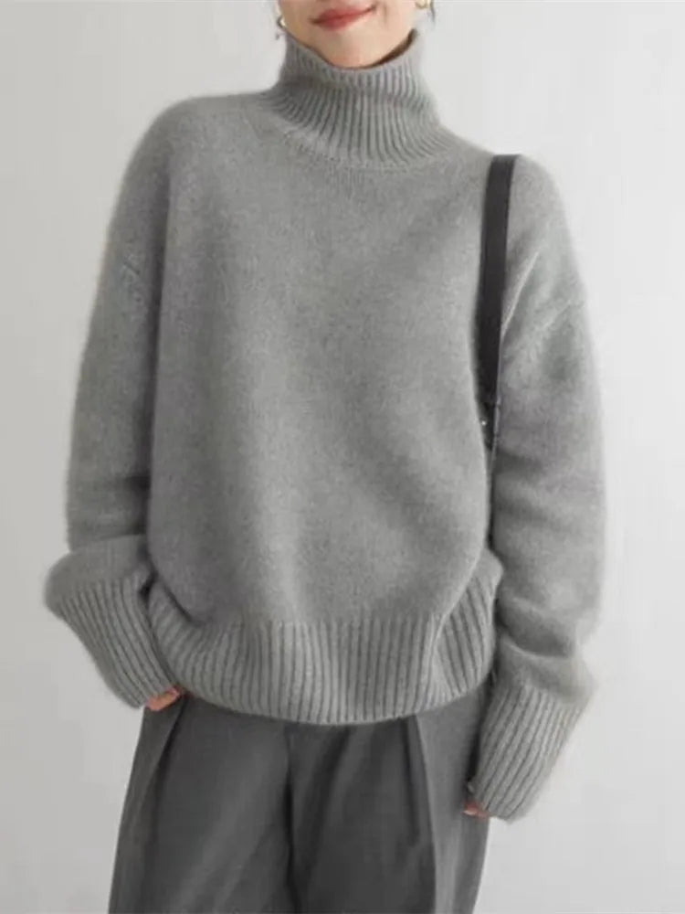 Aurelia - Cashmere Roll Neck