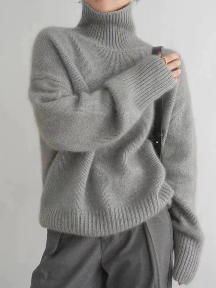 Aurelia - Cashmere Roll Neck