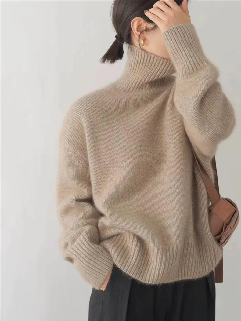 Aurelia - Cashmere Roll Neck